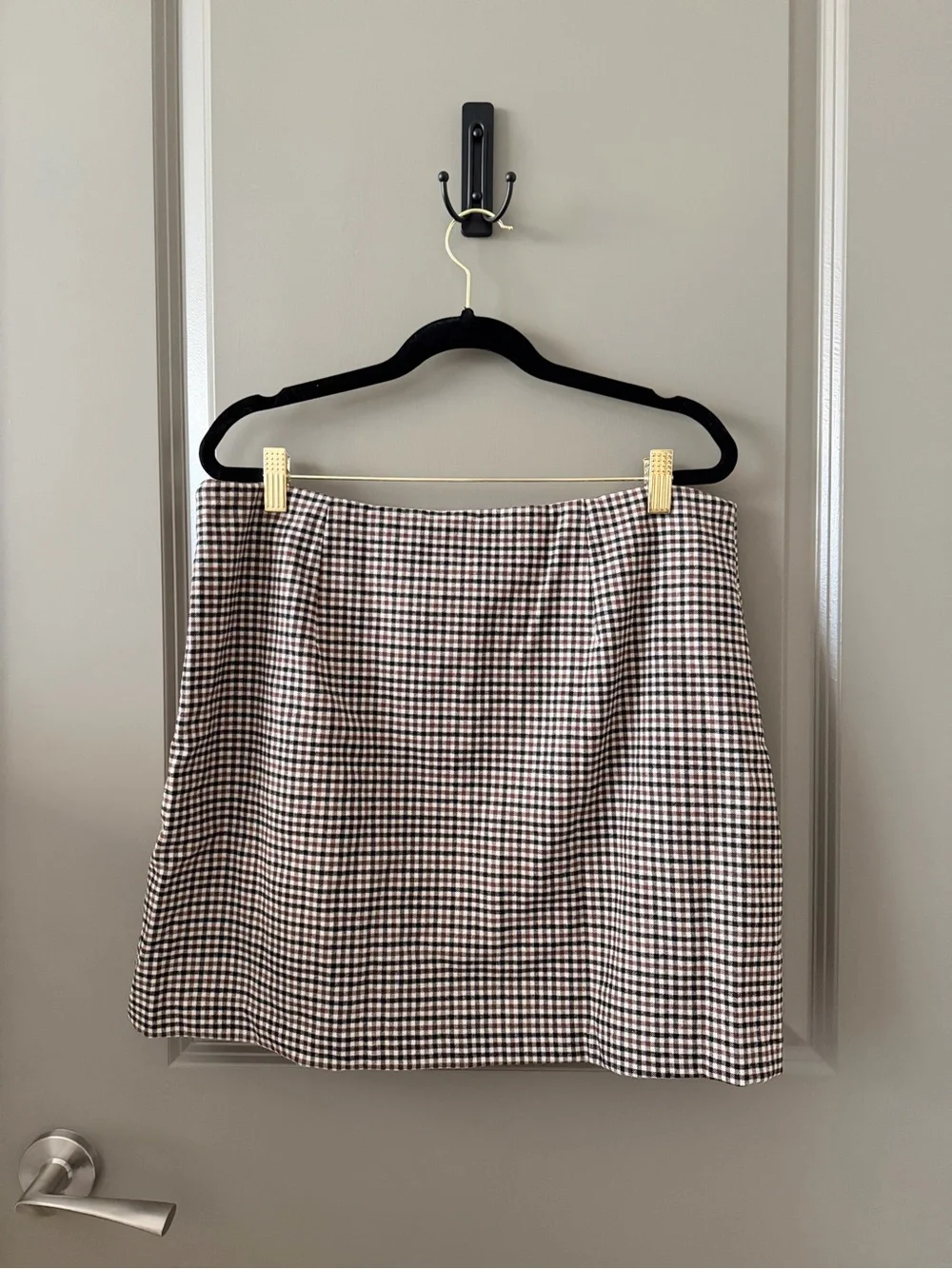 Old Navy details brown